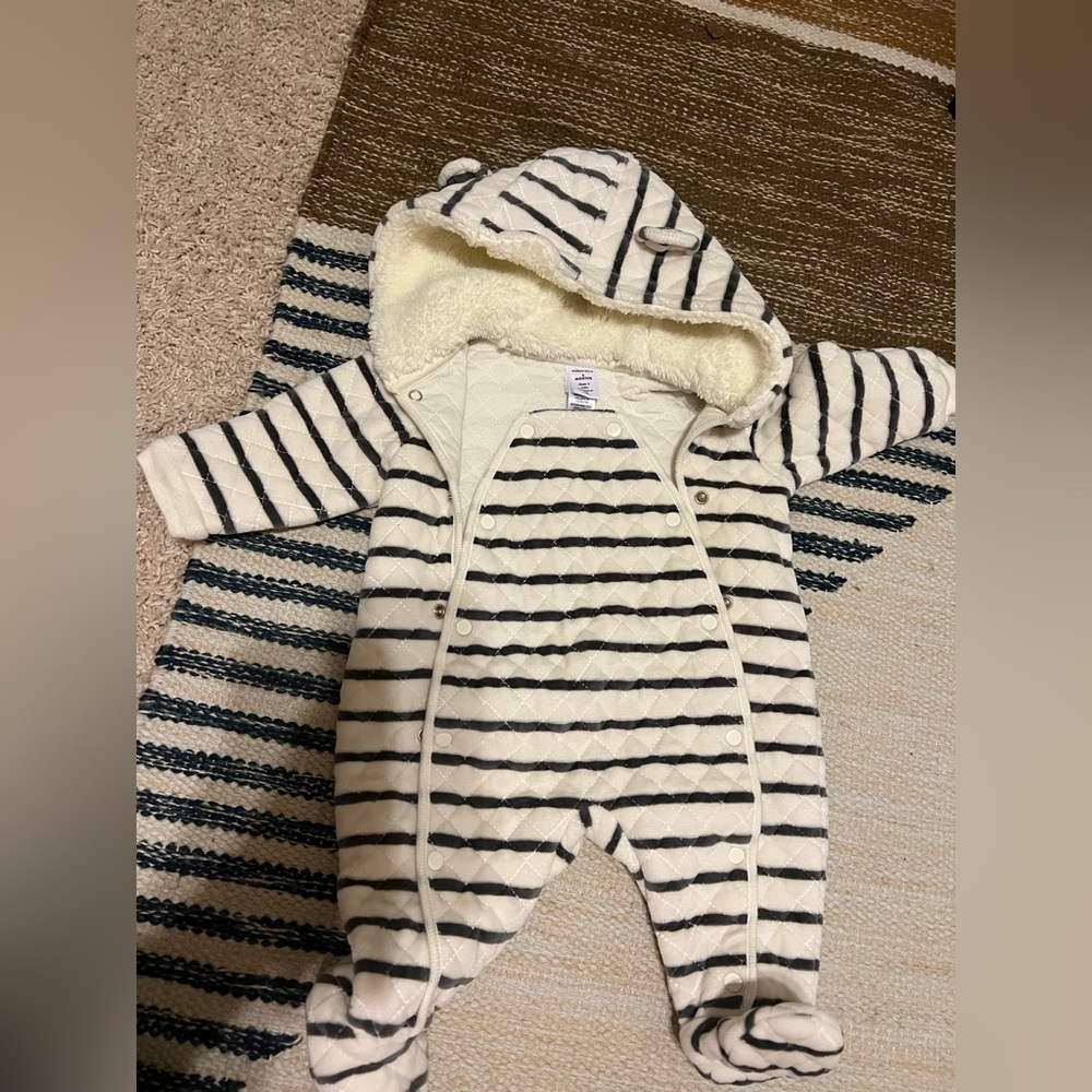 Baby Hooded Bunting